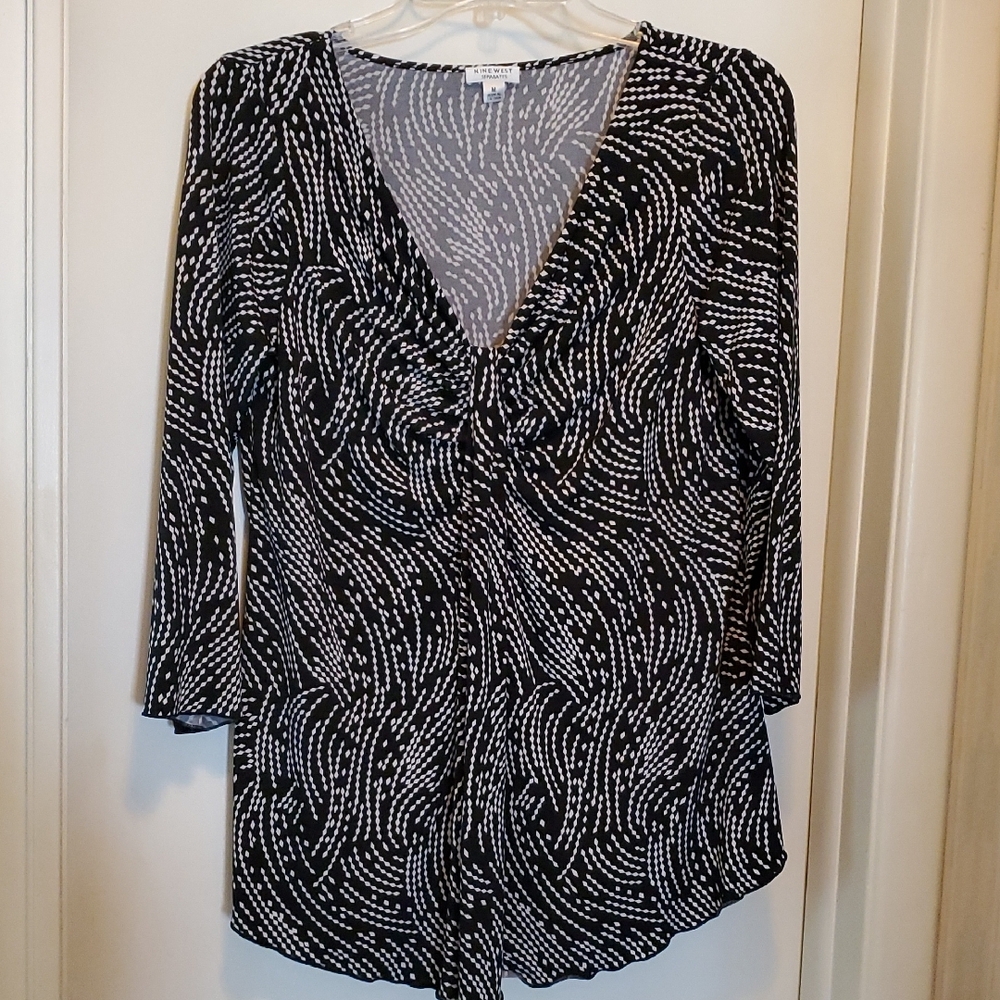 SALE: Black and White Patterned Top, Like New